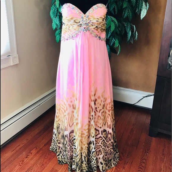 Tony Bowls Dresses & Skirts - Tony Bowls - Pink Dress with Leopard Design